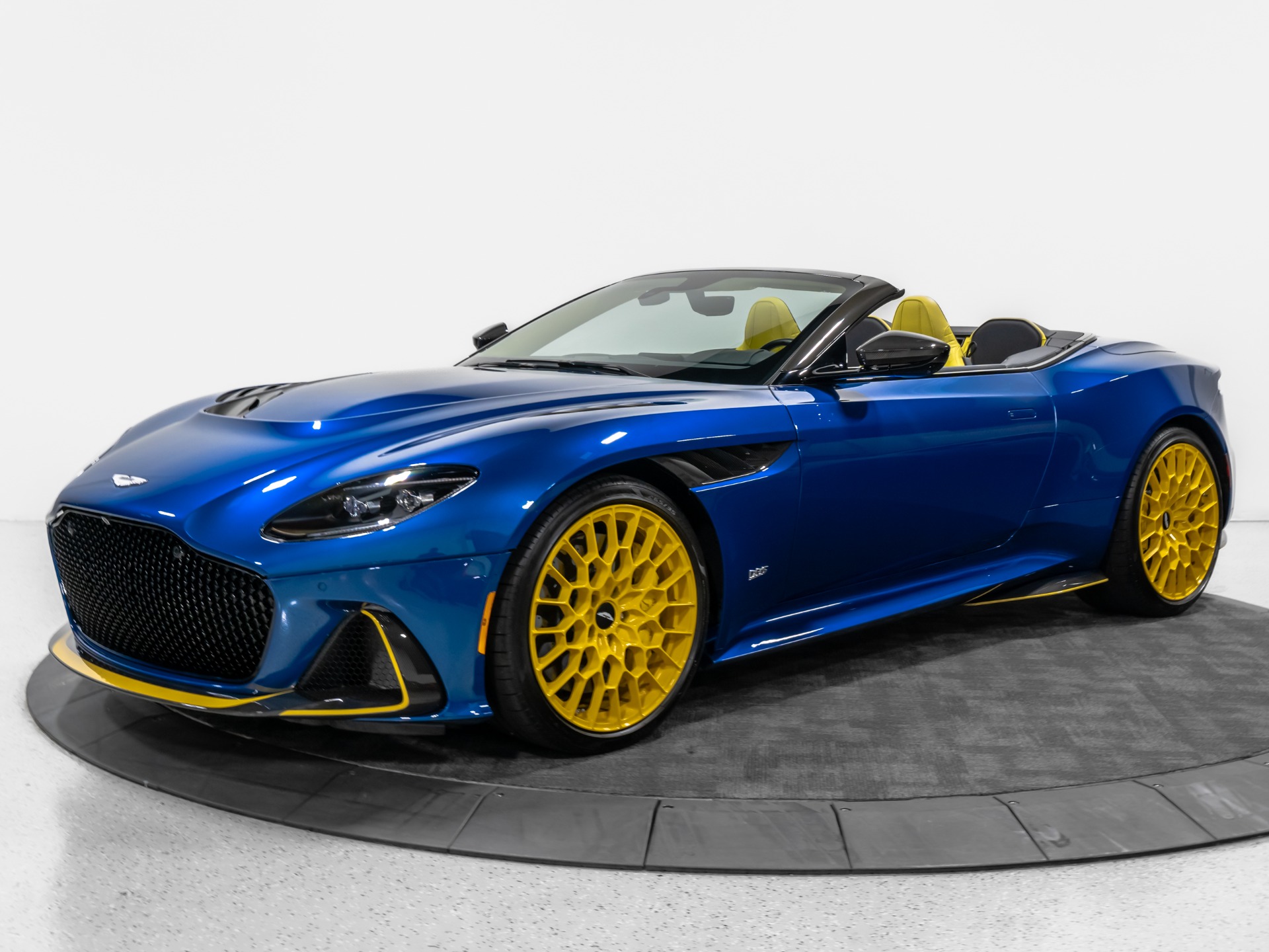 aston martin dbs 2023 SCFRMHCV1PGT10484 image aston martin dbs 2023 SCFRMHCV1PGT10484 image